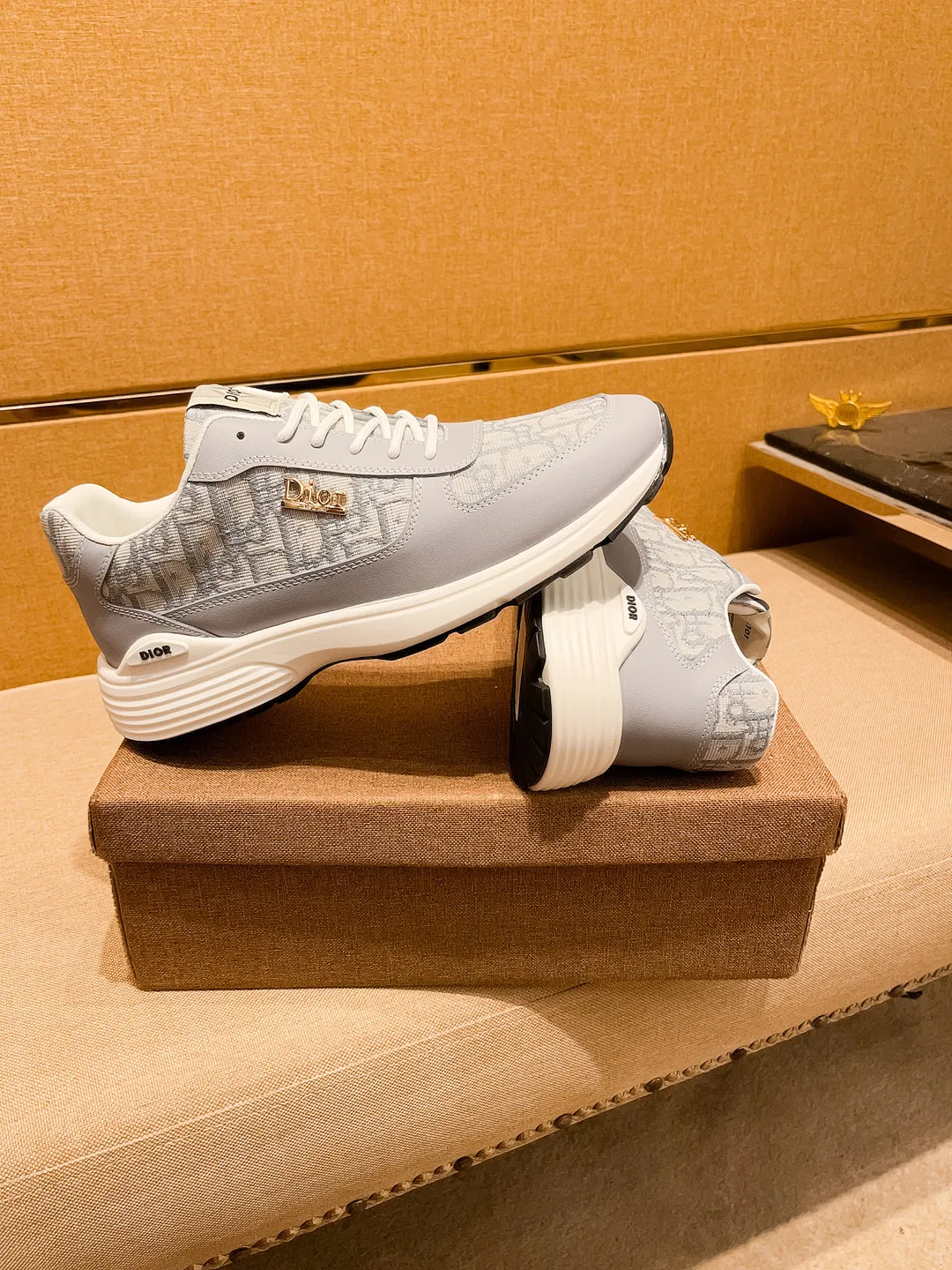 Men's shoes 💰 440💰🔥[Dior] Men's high-end brand of shoes official website 1:1 latest masterpiece: the upper is made of first-layer cowhide imported from Italy, with a comfortable and breathable lining➕original non-slip and wear-resistant outsole🔥, making walking more convenient and comfortable! An exclusive new model, a stunning work, a beautiful 1:1 replica [color] compared to the official quality! Create a fashionable personality to set off your uniqueness! A must-have for trendy men! Classic 🔥Size: 38-44 Color: 🔥Multiple colors available